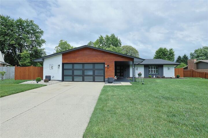Property Photo:  8910 Springrun Lane  OH 45458 