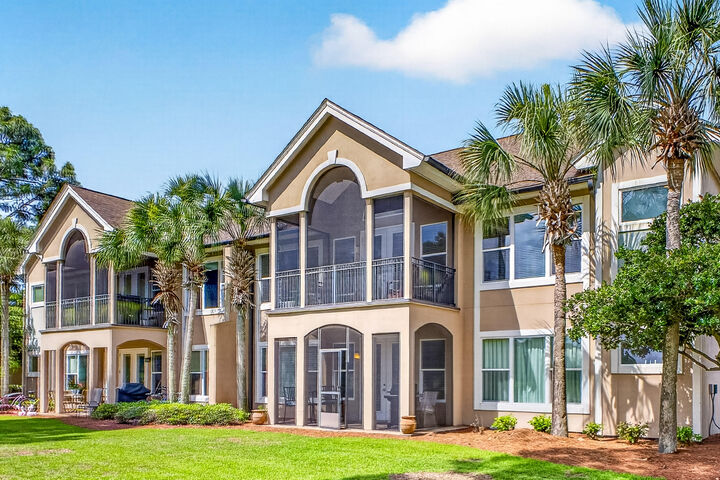Property Photo: 8547 Turnberry Court 8547 FL 32550