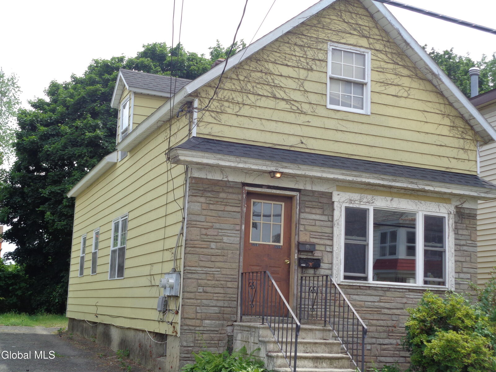 Property Photo: 1214 5th Avenue NY 12303