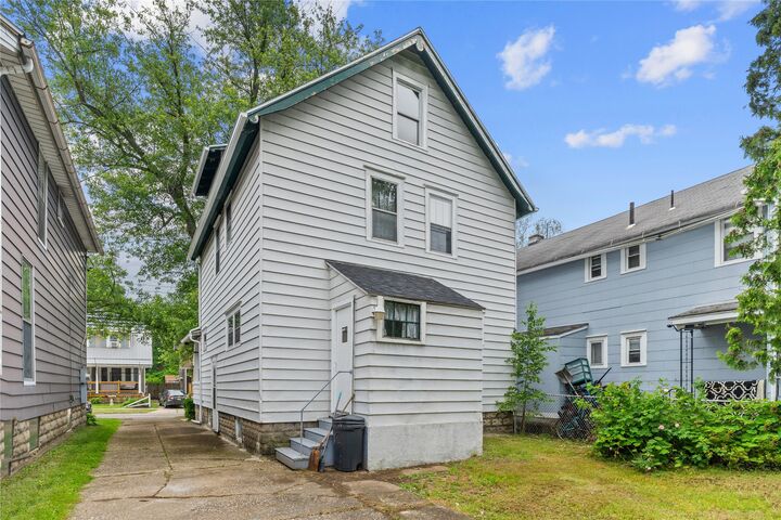 Property Photo:  1126 W 5th Street  PA 16507 
