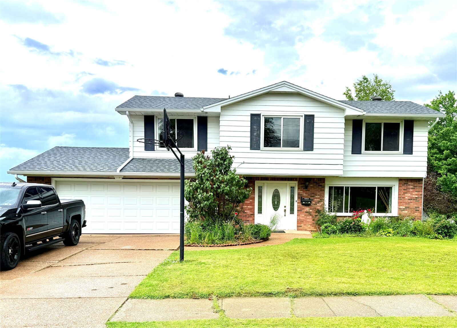 Property Photo:  1664 Skyline Drive  PA 16509 