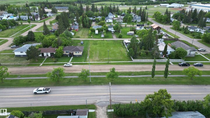 Property Photo:  4718 52 Street  AB T0E 1N0 
