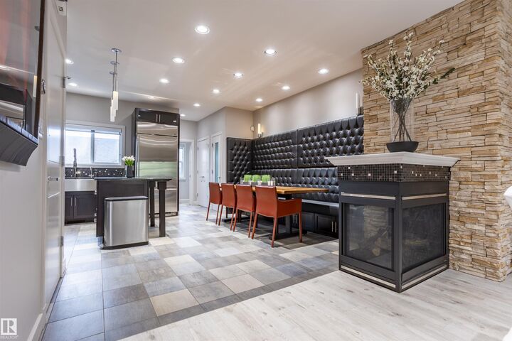Property Photo: 4949 Terwillegar Common NW AB T6R 0G5