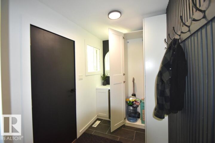 Property Photo: 415 Sunset Road AB T0A 0M0