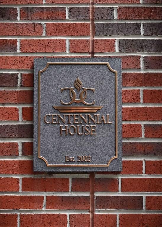 Property Photo: 115 W Peachtree Place NW 501 GA 30313