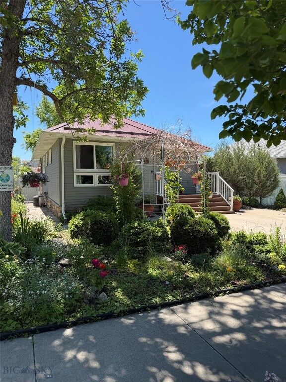 Property Photo:  2116 8th Avenue N  MT 59401 