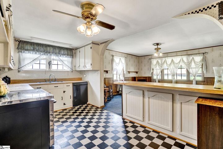 Property Photo:  9 Langley Street  SC 29669 