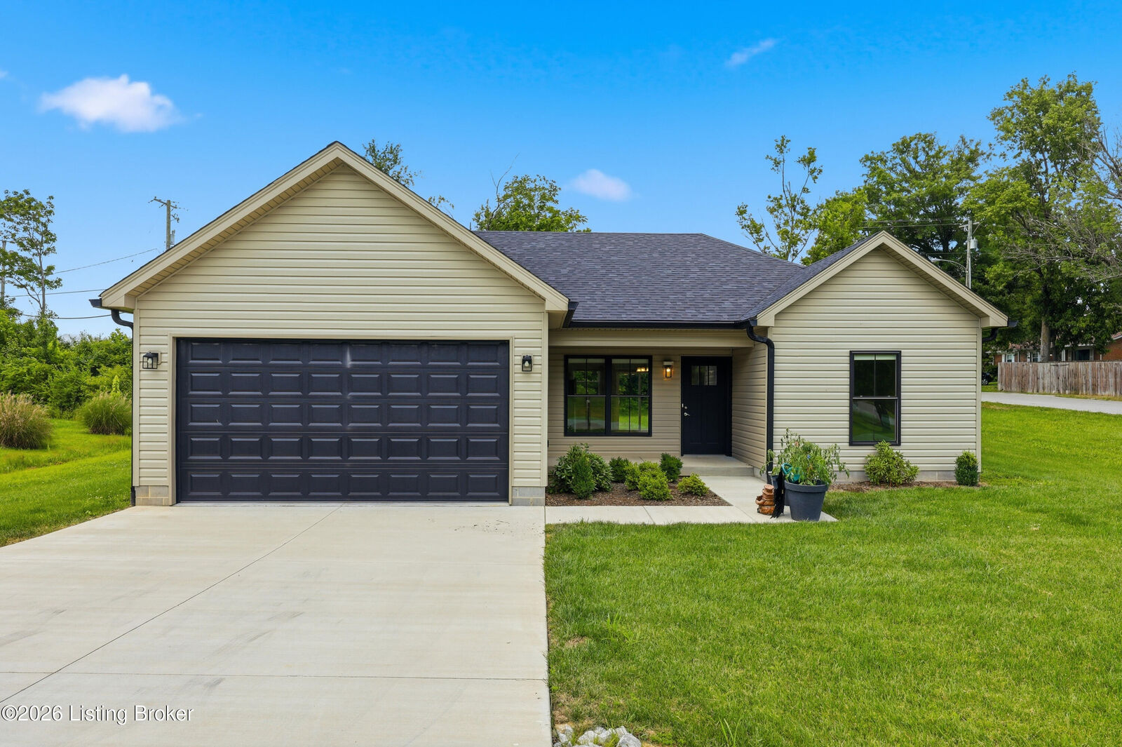 Property Photo: 200 Evergreen Dr KY 40342
