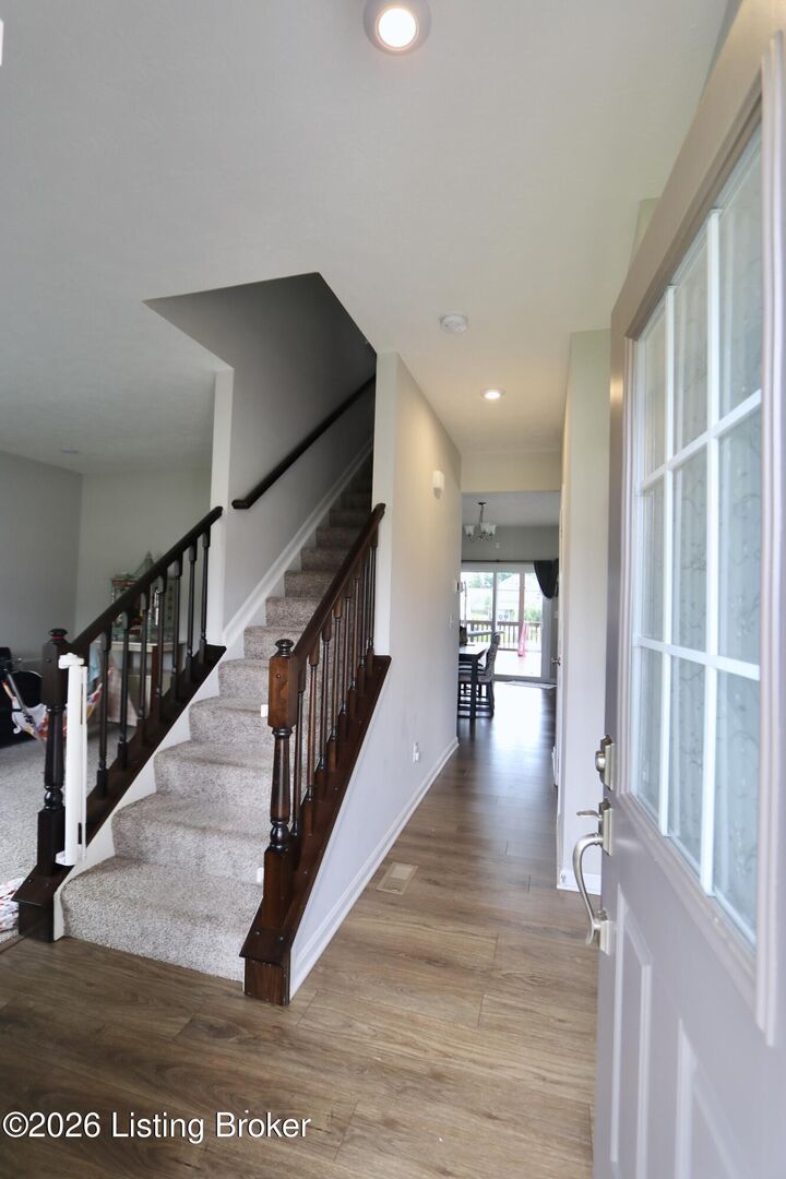Property Photo: 518 Williamsburg Dr KY 40047