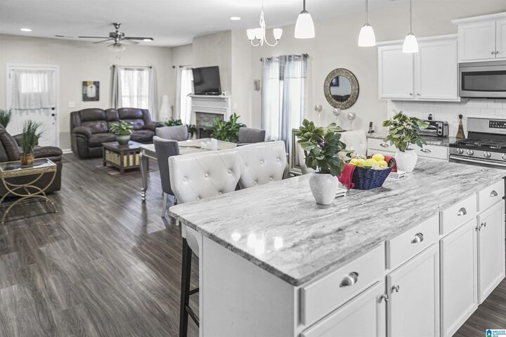 Property Photo: 709 Shelby Farms Place AL 35007