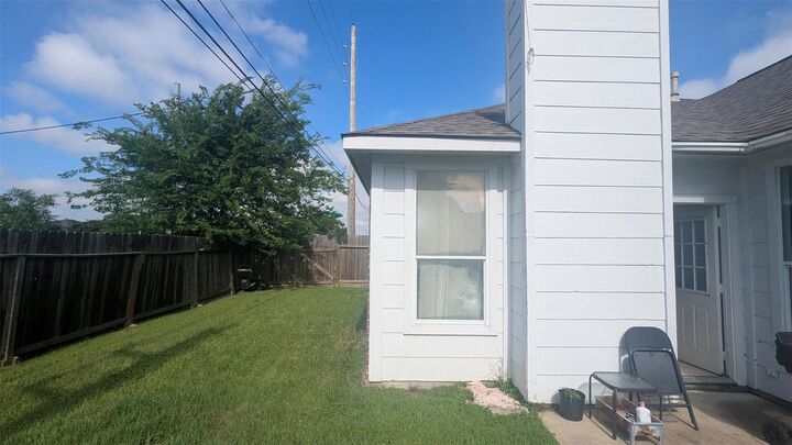 Property Photo:  2402 Raintree Village Drive  TX 77449 