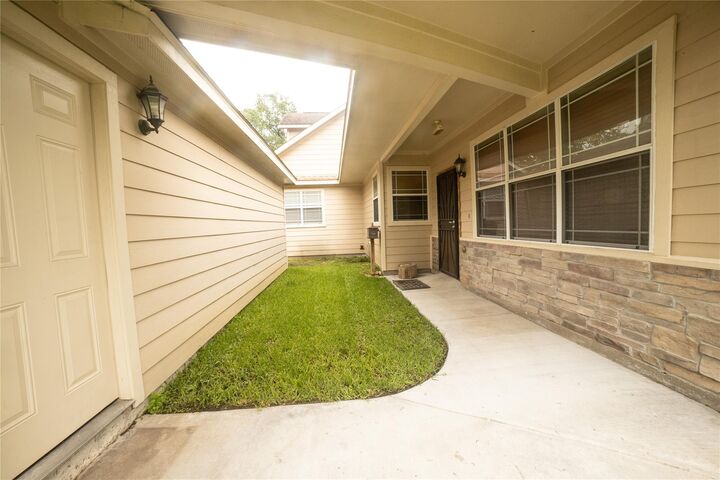 Property Photo:  1107 Du Barry Lane  TX 77018 
