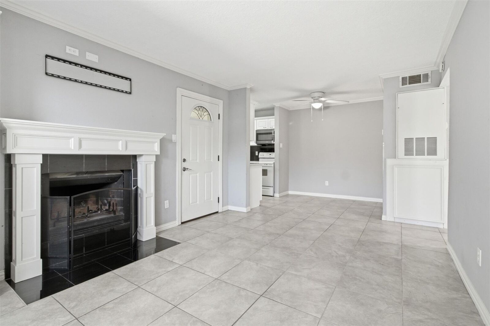 Property Photo: 7600 Emmett F Lowry Expressway 315 TX 77591