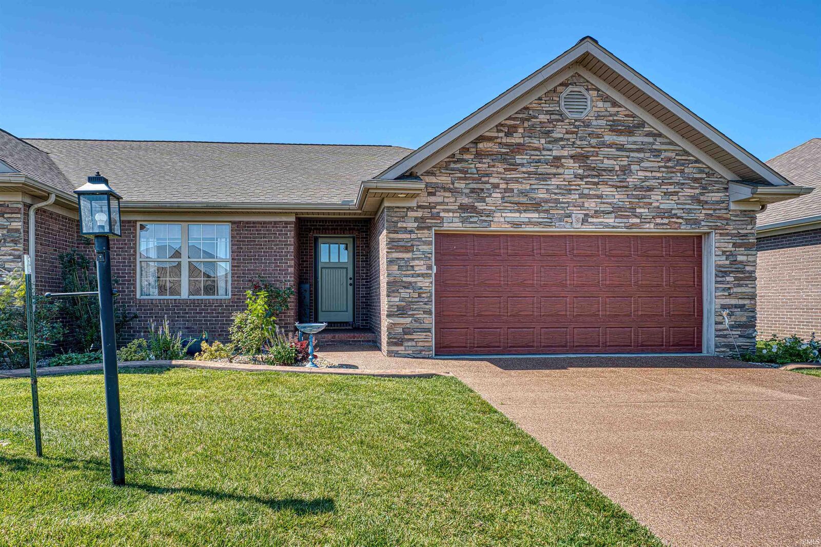 Property Photo:  9905 Arbor Lake Drive  IN 47630 