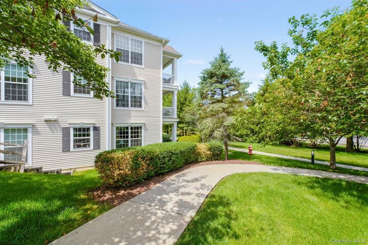 Property Photo: 616 Saratoga Lane NY 12524
