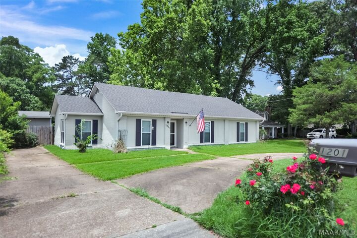 Property Photo: 1201 Dalraida Road AL 36109
