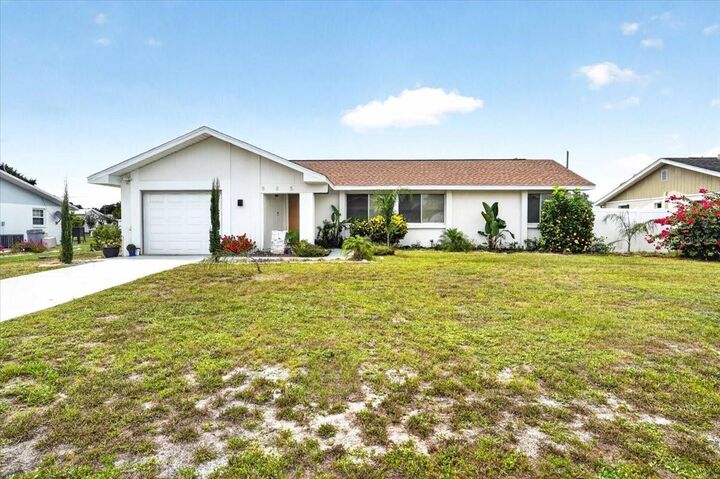 Property Photo: 885 Fairfax Terrace NW FL 33948