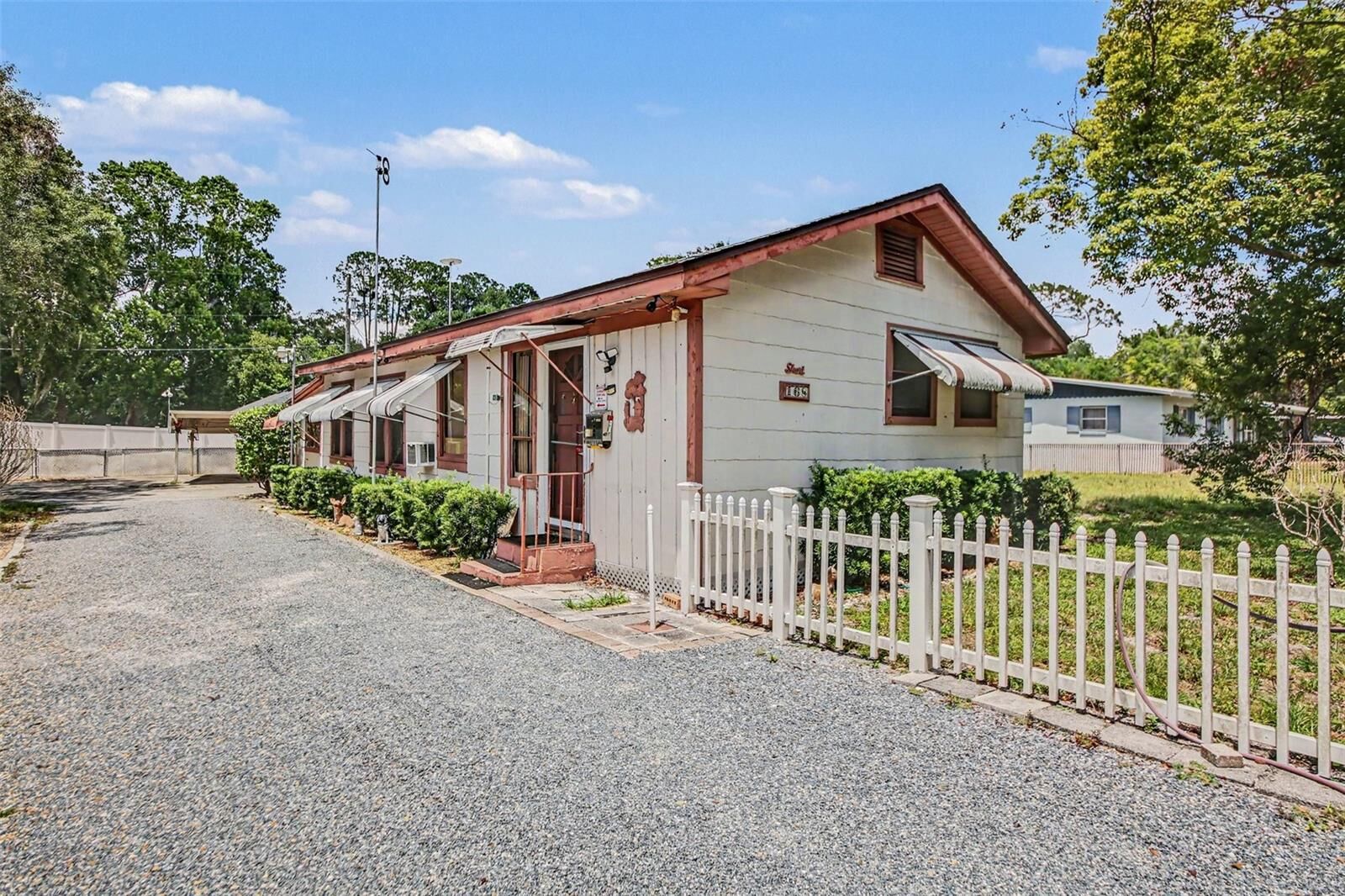 Property Photo:  168 W Wilbur Avenue  FL 32746 