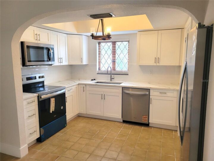 Property Photo:  1835 Maryland Avenue NE  FL 33703 