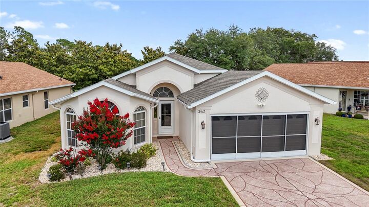 Property Photo: 262 Hartford Court FL 34609