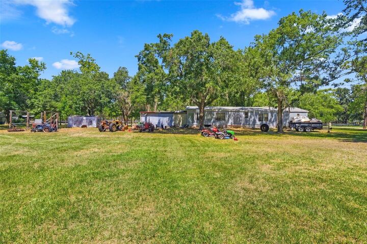 Property Photo:  1136 Wildwood Lane  FL 33558 