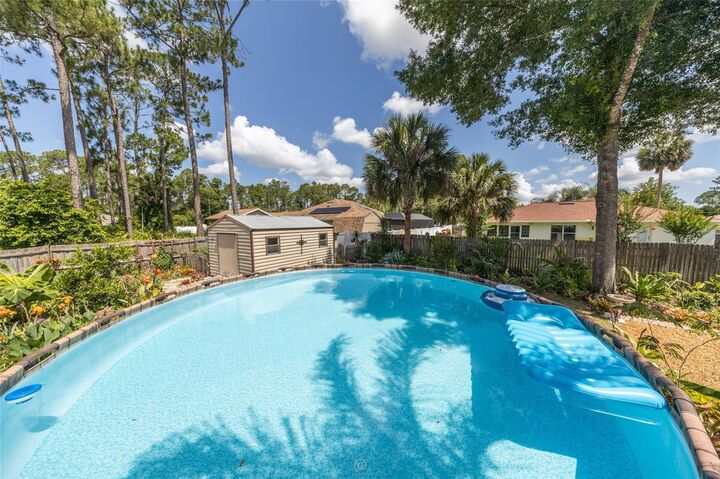Property Photo: 3 Poindexter Lane FL 32164