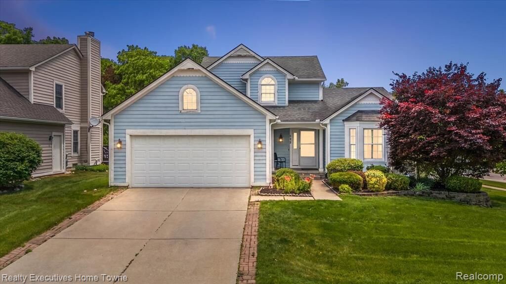 Property Photo: 899 Hathaway Dr Drive MI 48326 3875