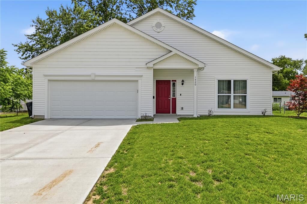 Property Photo:  1420 Swallow Lane  MO 63031 