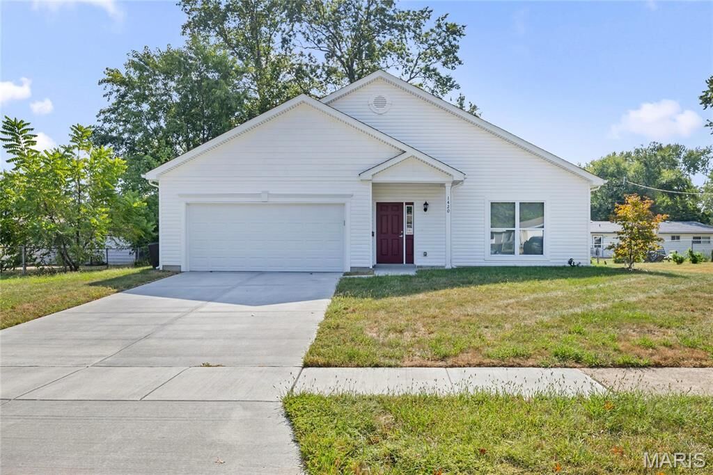 Property Photo: 1420 Swallow Lane MO 63031