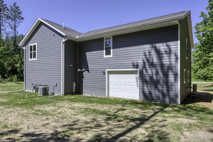 Property Photo:  N11153 Oak Ln  WI 54428 