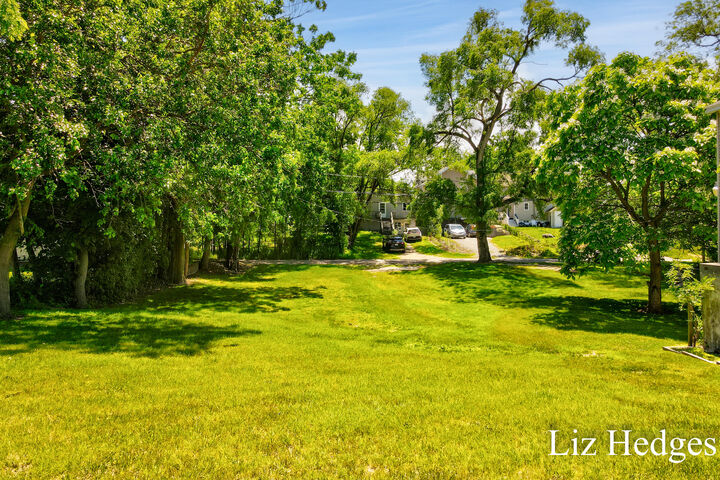 Property Photo:  471 W Muskegon Avenue  MI 49440 