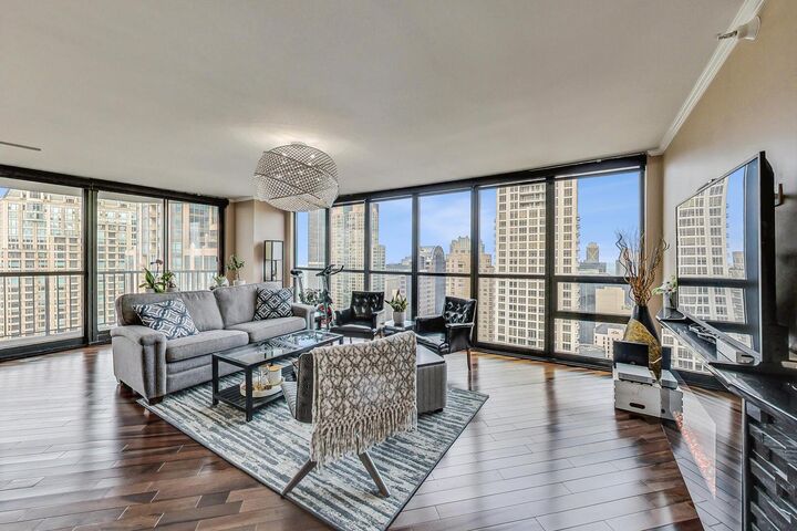 Property Photo:  10 E Ontario Street 4808  IL 60611 