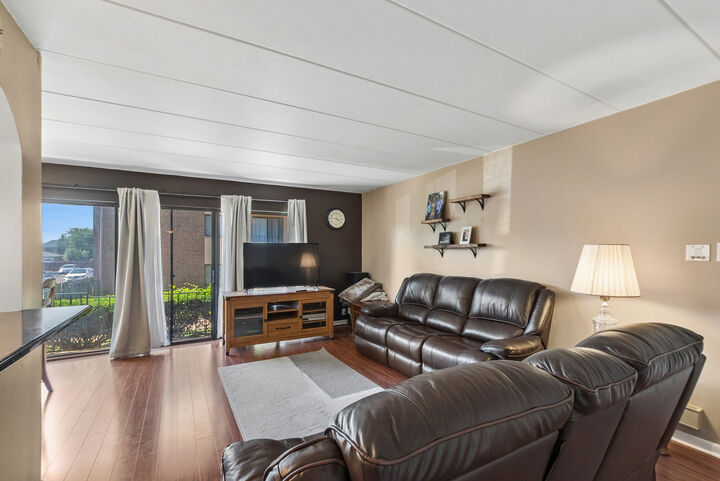Property Photo:  9111 S Roberts Road 7C  IL 60457 
