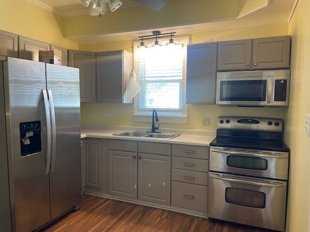 Property Photo:  214 N 3rd Street  IA 52732 