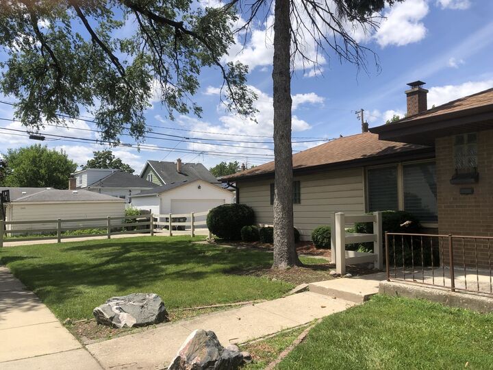 Property Photo:  3246 Oak Avenue  IL 60513 