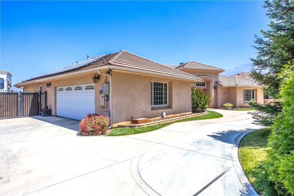 Property Photo: 35102 Persimmon CA 92399