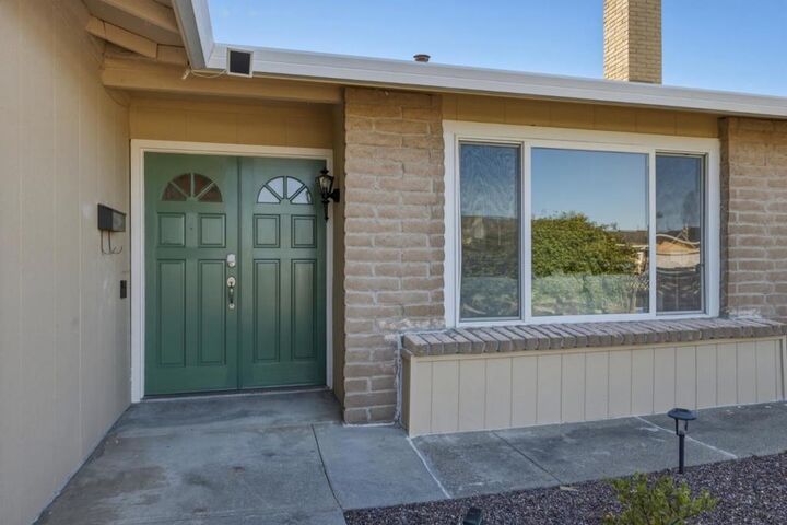 Property Photo:  