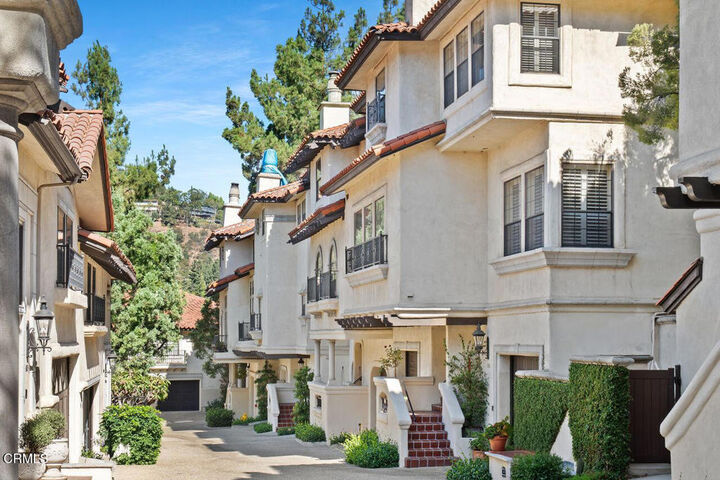 Property Photo: 70 N Arroyo Boulevard CA 91105