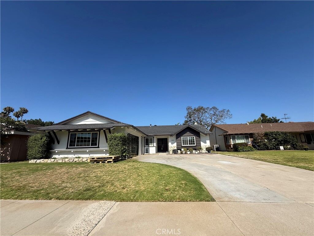 Property Photo:  17819 Bay  CA 92708 