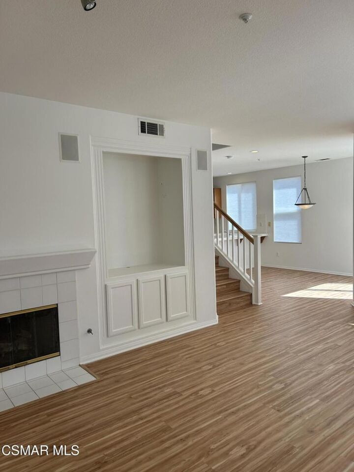 Property Photo:  822 Pontoon Way  CA 93035 