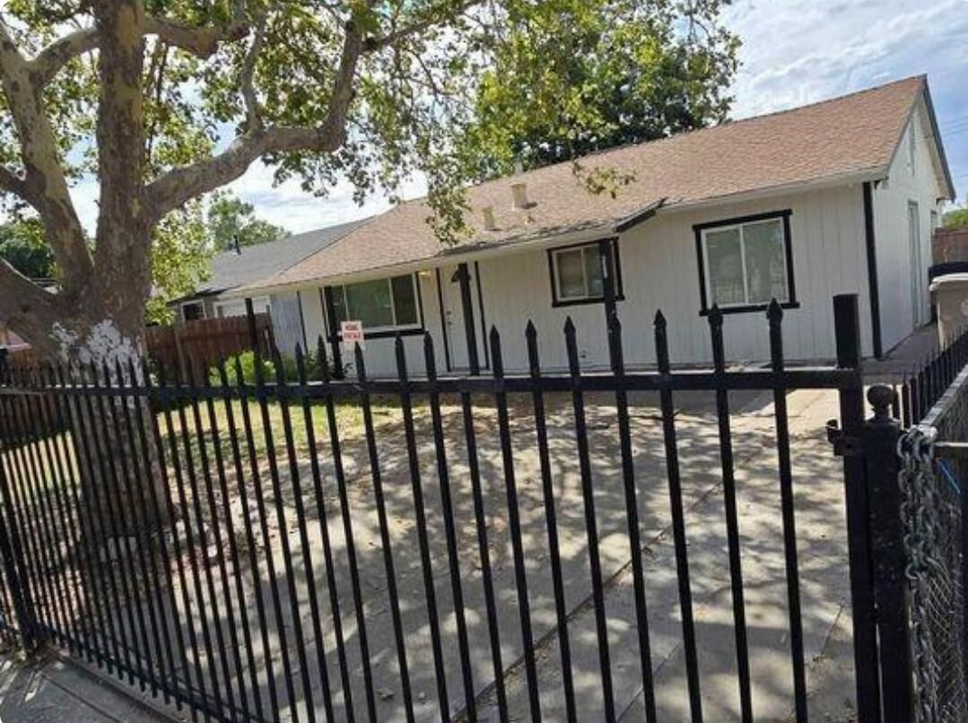 Property Photo:  2589 Altos Avenue  CA 95815 