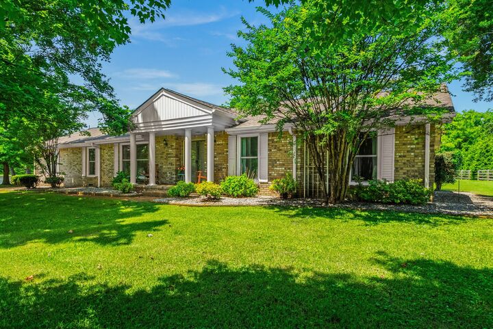 Property Photo:  116 Stonewall Dr  TN 37075 