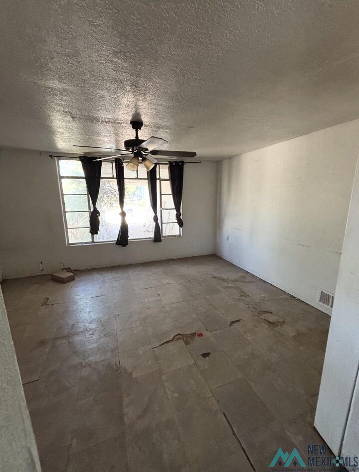 Property Photo:  601 Valencia Avenue  NM 87021 