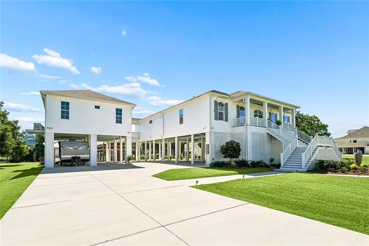 Property Photo: 104 Moray Drive LA 70461