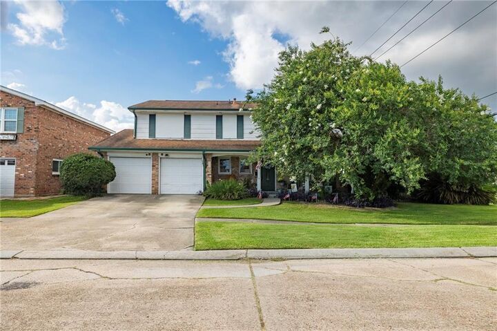 Property Photo: 801 Ginette Drive LA 70056