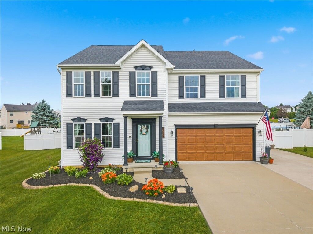 Property Photo:  8095 Middlebranch Avenue NE  OH 44652 