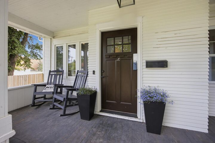 Property Photo:  1402 8th Avenue S  ND 58103 
