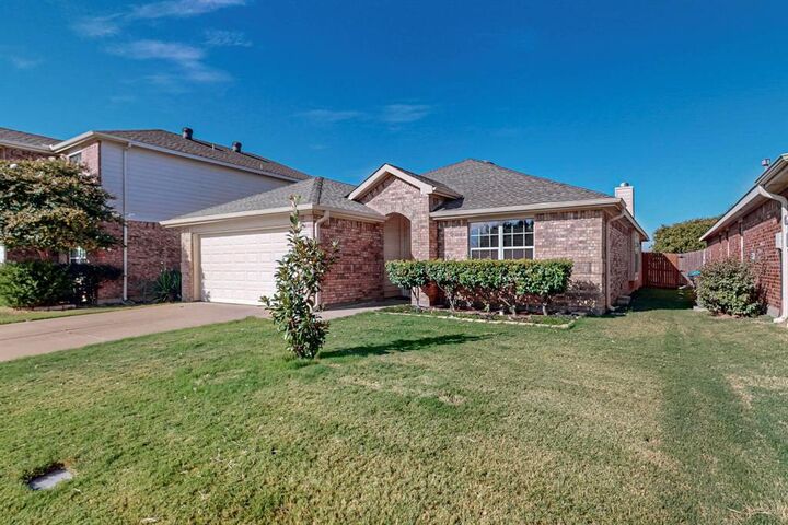 Property Photo: 11501 Lauren Way TX 76244