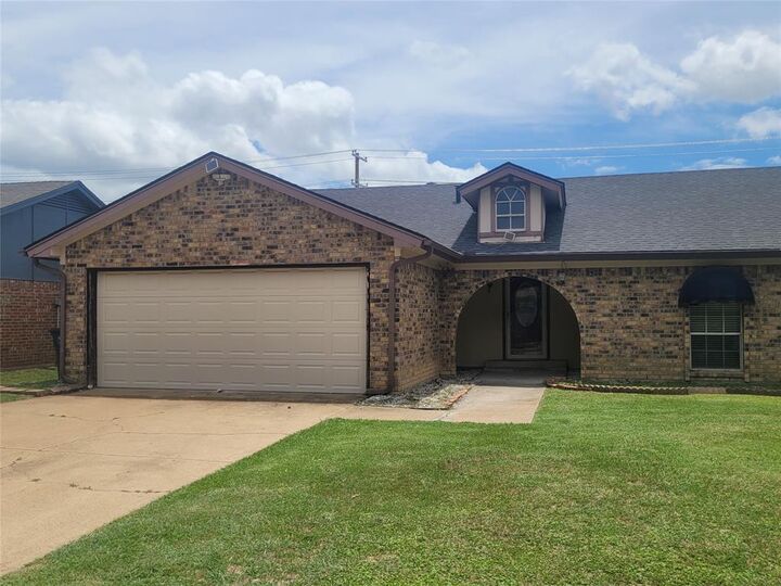 Property Photo: 4100 Longleaf Lane TX 76137