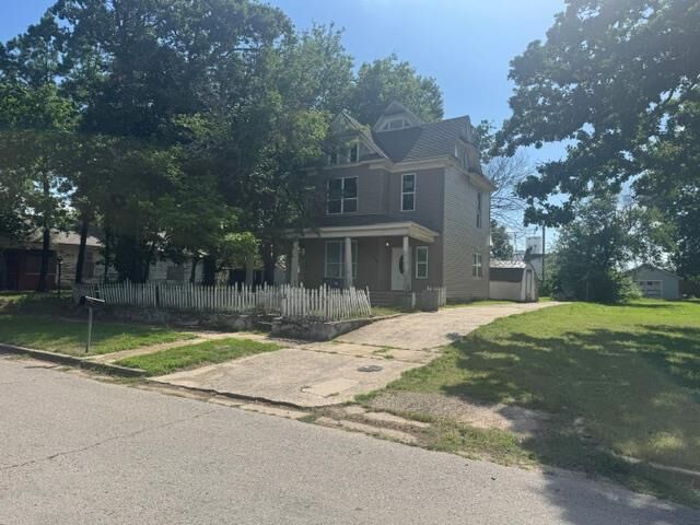 Property Photo: 222 S Oklahoma Avenue OK 74801